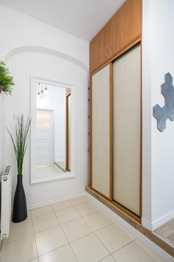 Cozy Modern Studio Green Apartment In Old Town Cracóvia Exterior foto